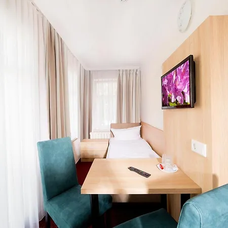 Garni Eden Hotell 3*