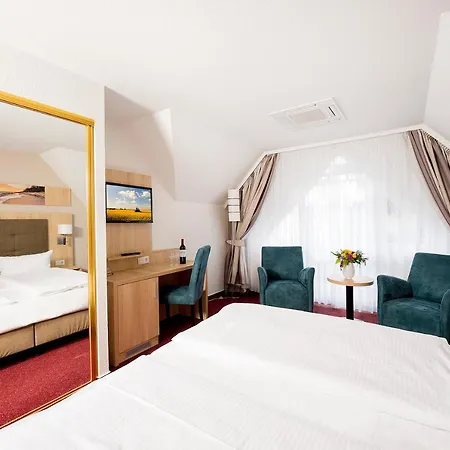 Garni Eden 3*