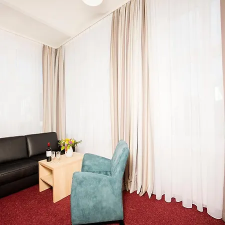 Hotell Garni Eden 3*