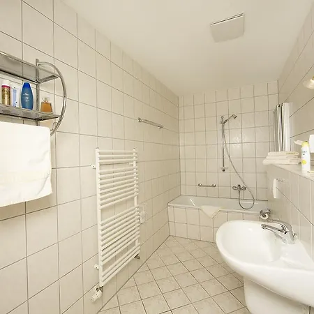 Garni Eden Hotell 3*